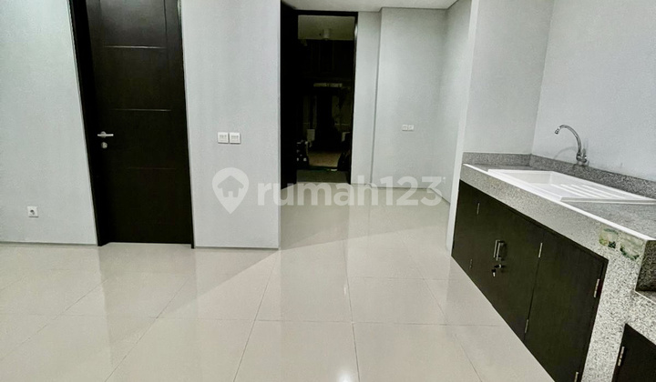 FOR SALE THE OAKWOOD CITRALAND HOUSE 3BR SEMI-FURNISHED NEAR MODERN MARKET 2