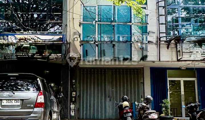 Disewakan Ruko Permata Bintoro Darmo Ketampon 3 Lantai Kosongan Pusat Kota