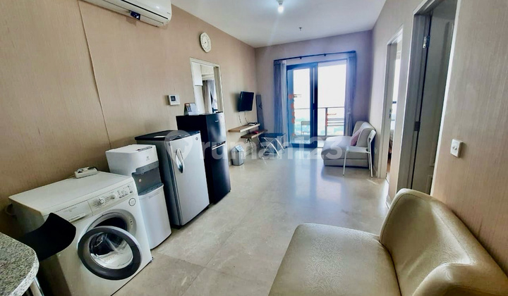 DISEWAKAN APARTEMEN THE PEAK TUNJUNGAN PLAZA FULL FURNISH MURAH KOTA 2