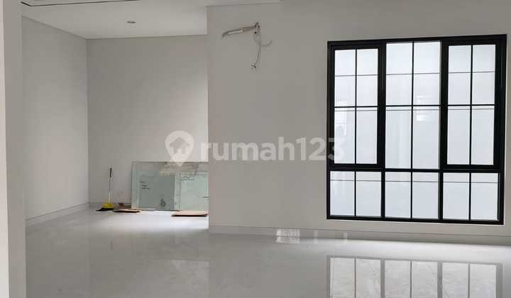 Dijual Rumah Classic Modern Baru Gress Graha Family 2