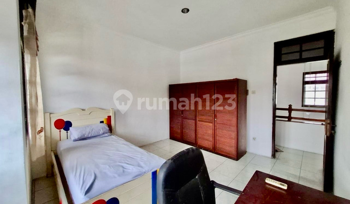 Disewakan Rumah Darmo Villa Furnish Dekat Tol Satelit Pakuwon Mal 2