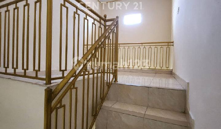 For Rent 2-Story House in Pelindo Complex North Jakarta For Rent 2-Story House in Pelindo Complex North Jakarta