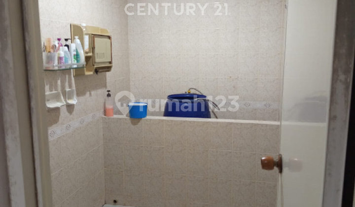 For Sale 4-Story House in Dipademangan, North Jakarta 2