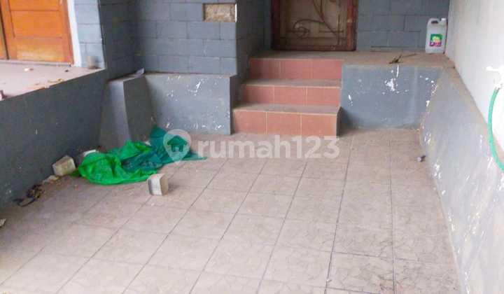 Minimalist House Located in Villa Nusa Indah 2 Bojong Kulur 2