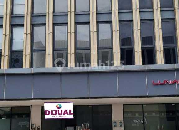 Ready-to-Live 2.5-Story Shop House, Comfortable and Strategic Location Inside Rukotawisata Cibubur Ready-to-Live 2.5-Story Shop House, Comfortable and Strategic Location Inside Rukotawisata Cibubur