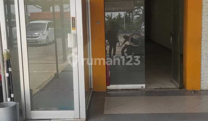 Ruko 3 Lantai Termasuk Lantai Basement dengan Lahan Parkir Luas Ruko 3 Lantai Termasuk Lantai Basement dengan Lahan Parkir Luas