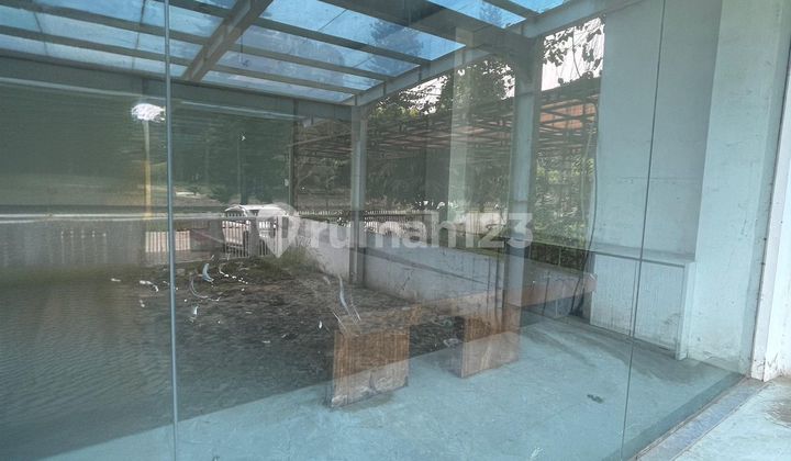 3.5-Story Former Office Building on Jalan Raya Boulevard Kemang Pratama, Bekasi 3.5-Story Former Office Building on Jalan Raya Boulevard Kemang Pratama, Bekasi