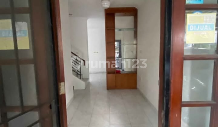 2-Story House in Modernland Tangerang 2