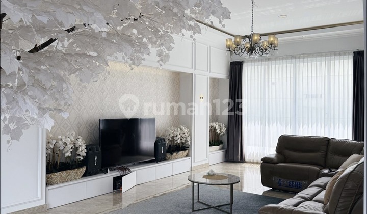 Rumah 3 Lantai Modern Full Furnished + Rooftop & Kolam Renang - Cocok untuk Investasi Airbnb Rumah 3 Lantai Modern Full Furnished + Rooftop & Kolam Renang - Cocok untuk Investasi Airbnb