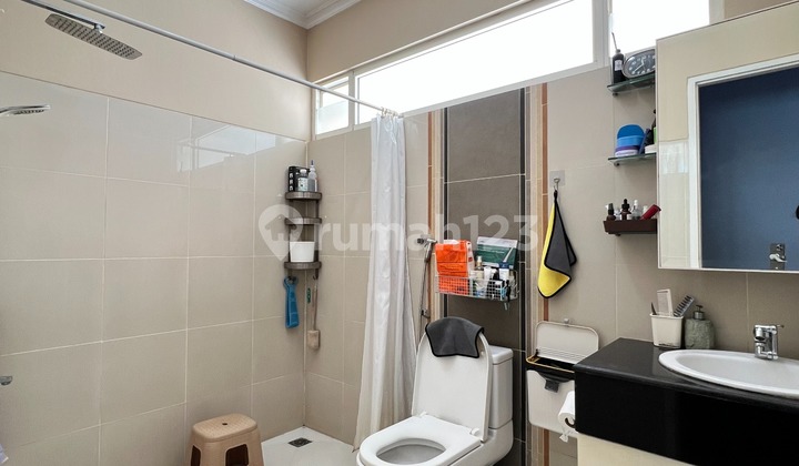 Premium Grisea 3-Story Luxury House, Rare Lake View