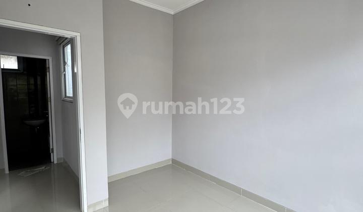 Ready-to-Occupy La Bella House in Gading Serpong, La Bella Village, Tangerang 2