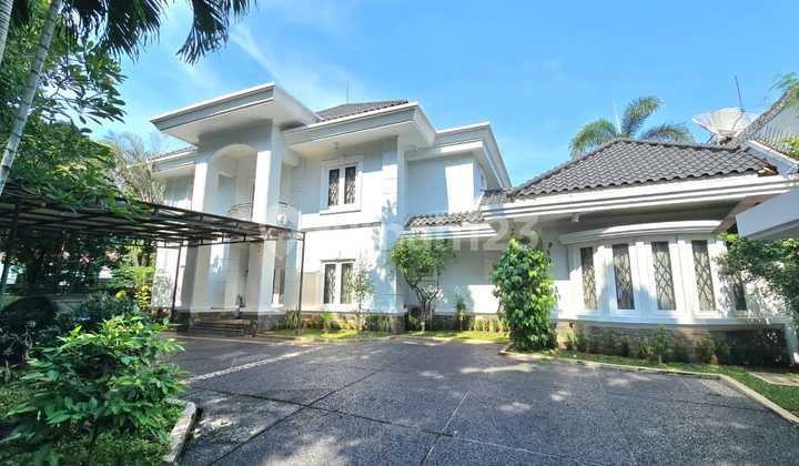 Selling House in Kebayoran Baru, South Jakarta