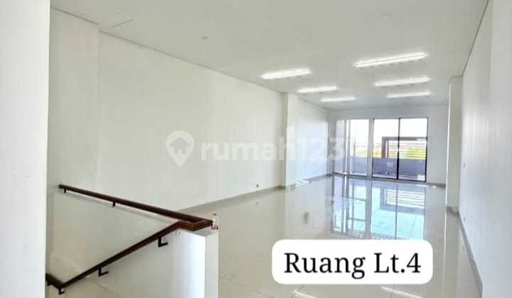 New Shop House Ready to Use Directly Facing The Avenue Main Road, Merr 2