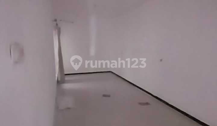 Sunny Beach House, Kenjeran Empty 2