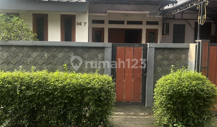Quick Sale Comfortable Quiet House in Depok