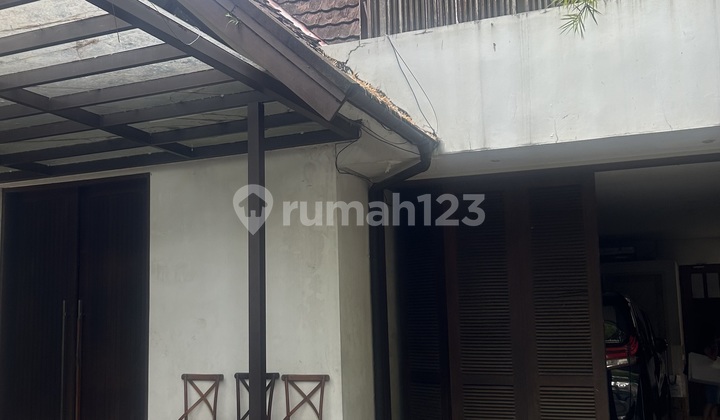 Dijual Rumah Modern Minimalis daerah Kemang - Nyaman dan Tenang