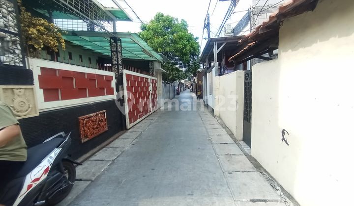 For Sale: 2-door Rental Units (2 Houses). Strategic Location, Suitable for Investment.