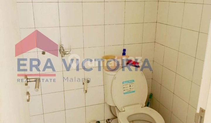 RUMAH DALAM PERUMAHAAN ELIT KAWASAN INDUSTRI ROW 2