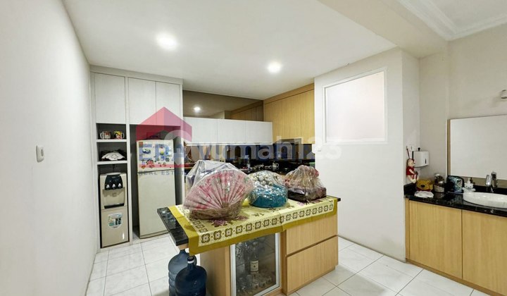 Well-Maintained House in a Strategic Location, Just a Step Away from the Old Town Station