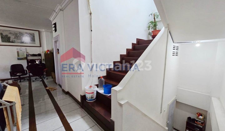 BUSINESS AREA HOUSE NEAR POLEHAN SUPERMARKET