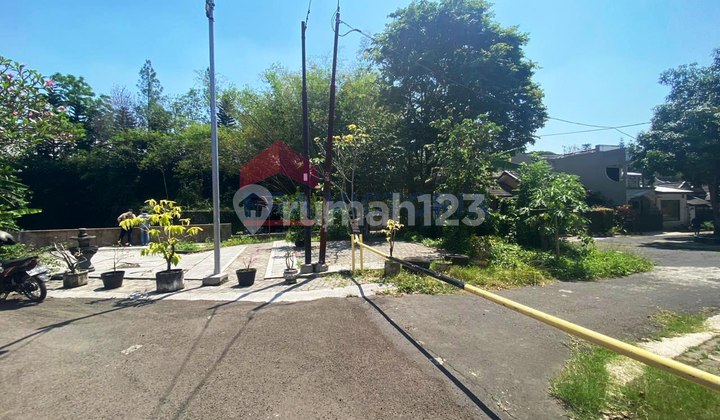 A Quiet and Comfortable Corner House 2