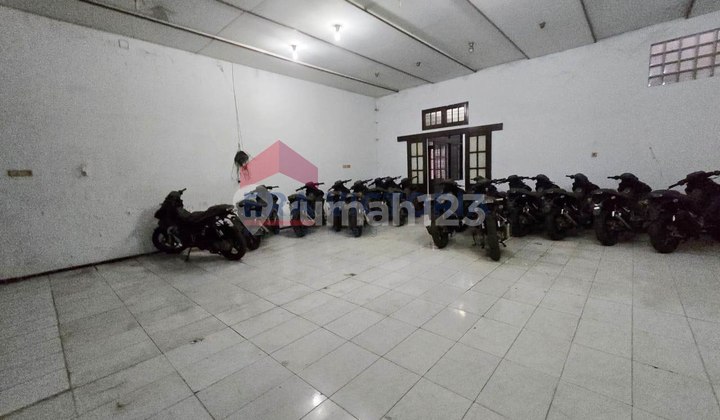 Roadside Shophouse! Prime Location Near the Colorful Village. SHM, Ready for Any Business. 2