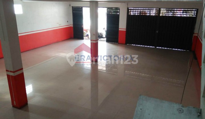 Strategic Shop House on Pakis Main Road, Perfect for Business, Office, or Expedition! 2