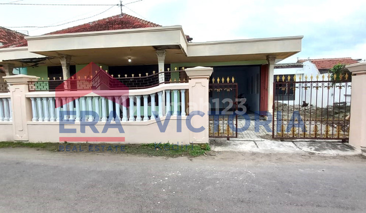 House in Sukorejo, Kediri Regency Strategic Location Near Simpang Lima Gumul House in Sukorejo, Kediri Regency Strategic Location Near Simpang Lima Gumul