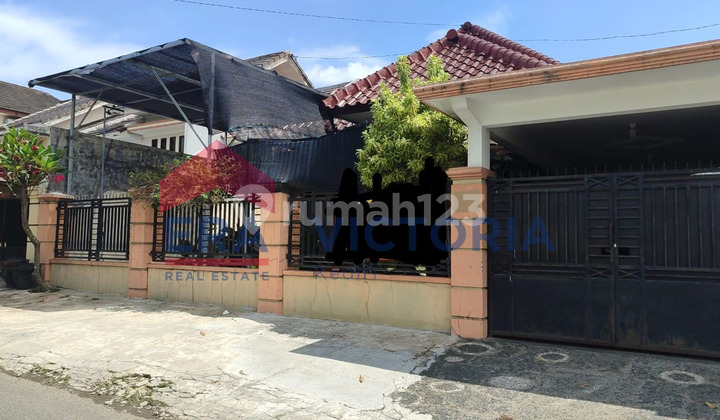 Clean, Well-Maintained & Ready-to-Occupy Home in Tepus, Kediri Regency with Remaining Land. Clean, Well-Maintained & Ready-to-Occupy Home in Tepus, Kediri Regency with Remaining Land.