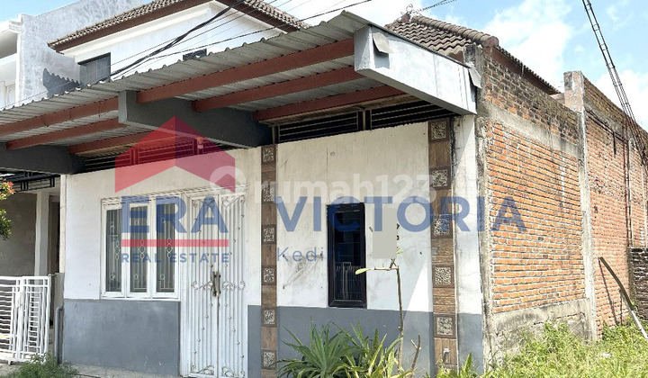 House in a One Gate System Housing Complex, Strategic Location in Mojoroto, Kediri City House in a One Gate System Housing Complex, Strategic Location in Mojoroto, Kediri City