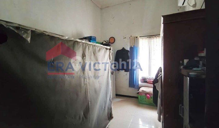 Luas 354M² Harga 2,5M! Rumah Hook dengan Lahan Kosong, Dalam Perumahan Daerah Karangploso 2