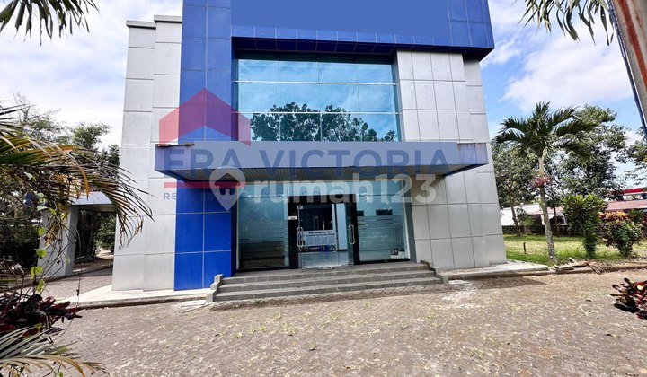 For Sale: Fully Equipped Office with Meeting Room, Hall, Studio in a Strategic Location on Pakisaji Axis, Malang