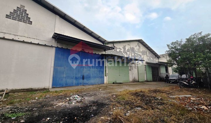 Warehouse for Rent with Strategic Location and Large Vehicle Access in Pakisaji Area, Malang