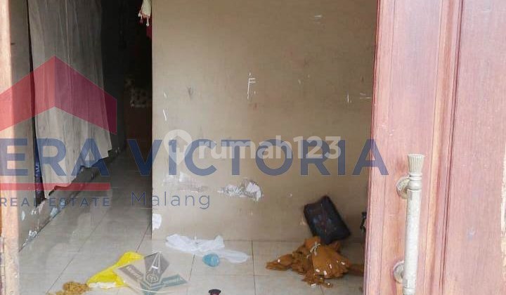 For Sale Spacious House in a Densely Populated Area of Singapore 2