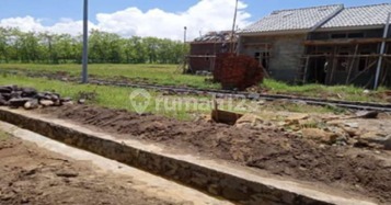 Tanah Komersial Dan Perumahan