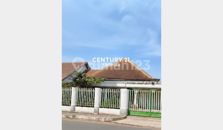 For Rent: Spacious Ready-to-Occupy House in Klojen, Malang