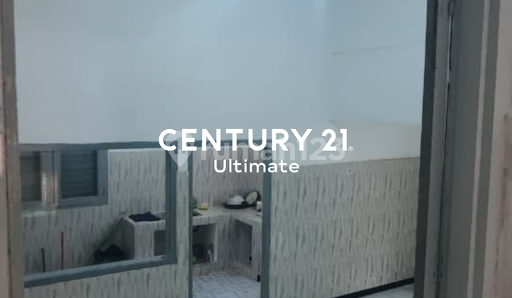 For Rent Well-Maintained Move-in Ready House in Klojen Malang For Rent Well-Maintained Move-in Ready House in Klojen Malang