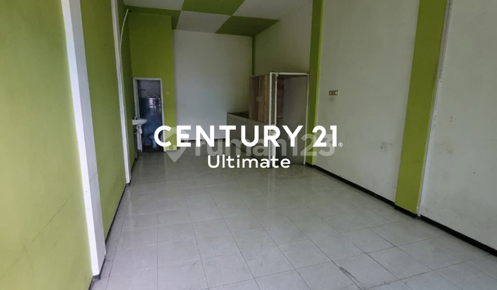 Two-Story Shop House for Rent in the Center of Malang City