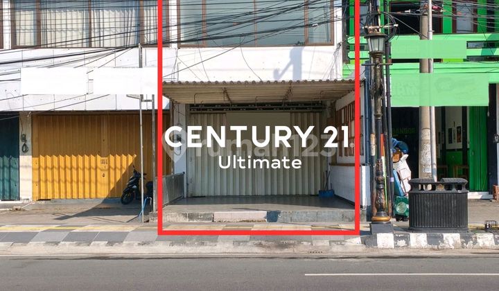 Shop House for Rent, Well-Maintained, Suitable for Offices, Cafes in Kediri 1