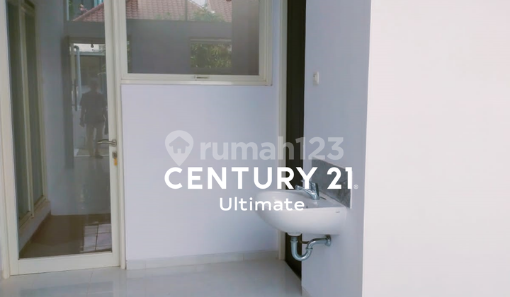 Affordable Well-Maintained House for Sale in Dieng Malang, Close to the City Center Affordable Well-Maintained House for Sale in Dieng Malang, Close to the City Center