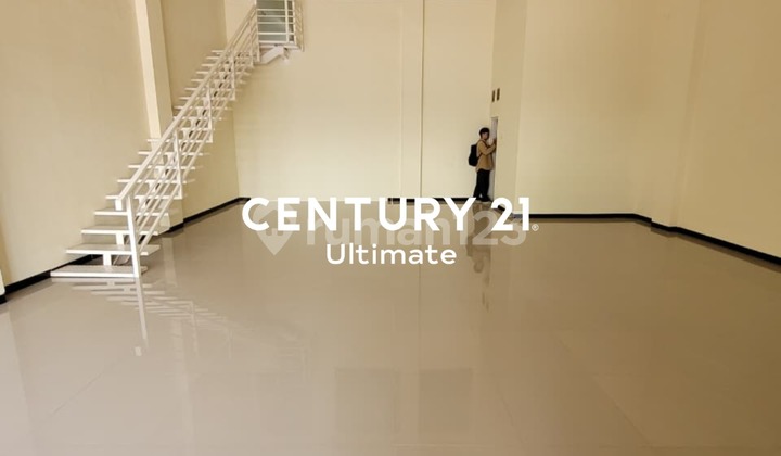 For Rent: New Building Shop House, 8 Meters Wide, High Ceiling, Malang City. 1