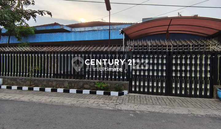 Affordable for Sale: Very Spacious and Comfortable Home for Living in Klojen, Malang