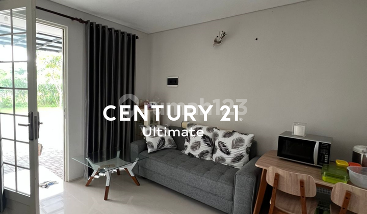 A Comfortable and Quiet House in Grand Pakuwon Surabaya