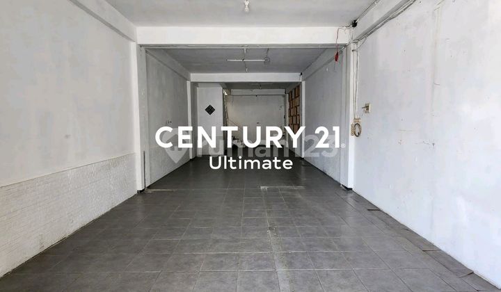 For Rent Strategic 2.5 Story Shop House in Ngasem Kediri 2