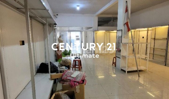 For Rent, 8-Meter Wide Shop House Near Ciliwung Blimbing, Malang City