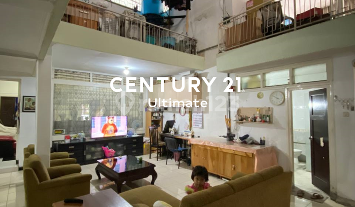 Luxury House for Sale Near City Center in Klojen Malang 2