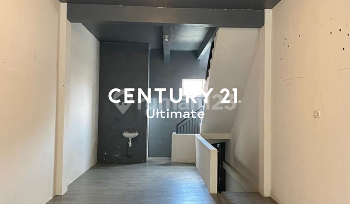 For Rent, Well-Maintained Shop House Near Blimbing Market, Malang City