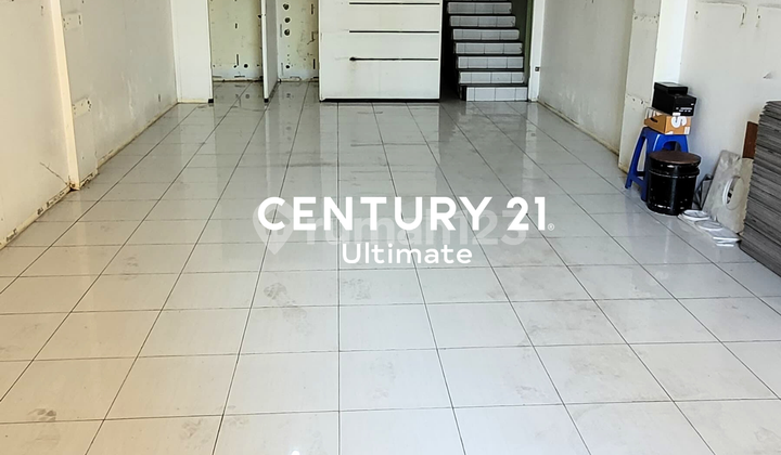 For Rent, Well-Maintained Shop House Ready to Use in the Center of Kediri City 2