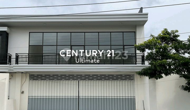 2-Story Shop House 8 Meters Wide Near Kediri City Square 1
