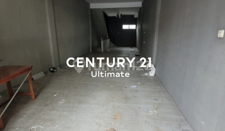 For Rent: Shop House in Campus Area, Specifically in Suhat Malang, Ample Parking 2